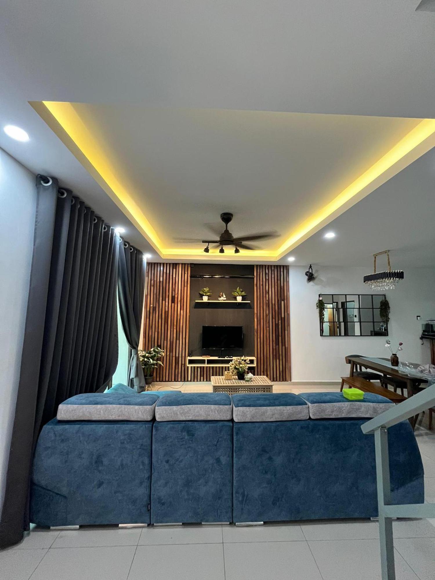 Khisya * Kuantan